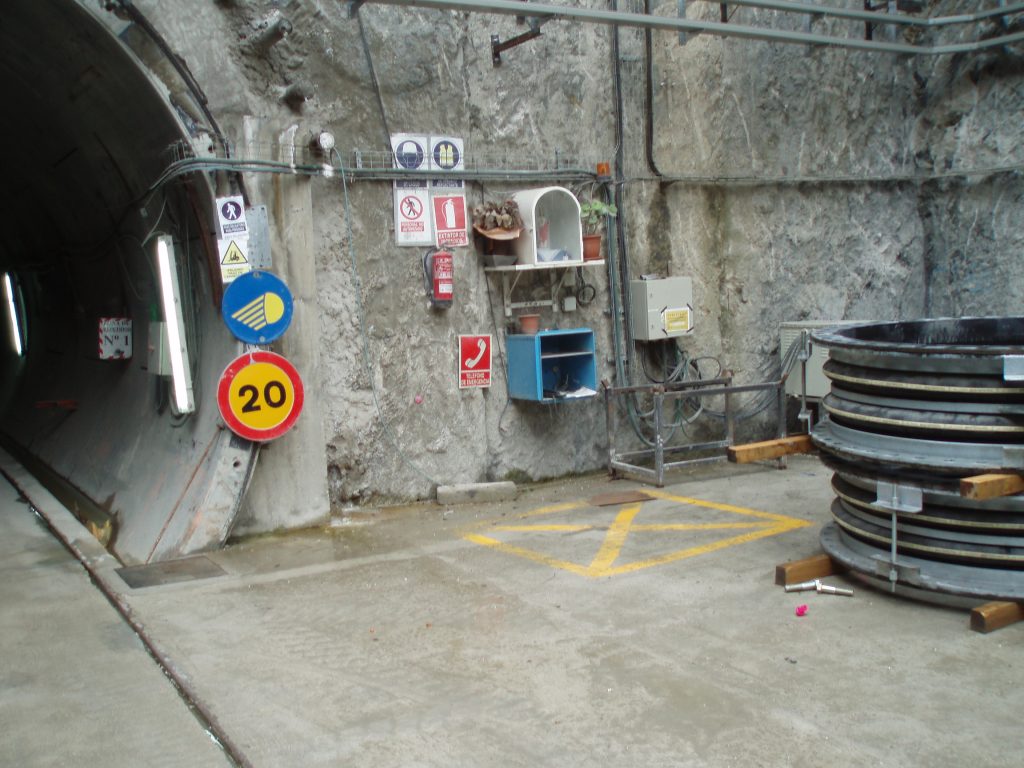 Chimenea, Equilibrio, Túnel