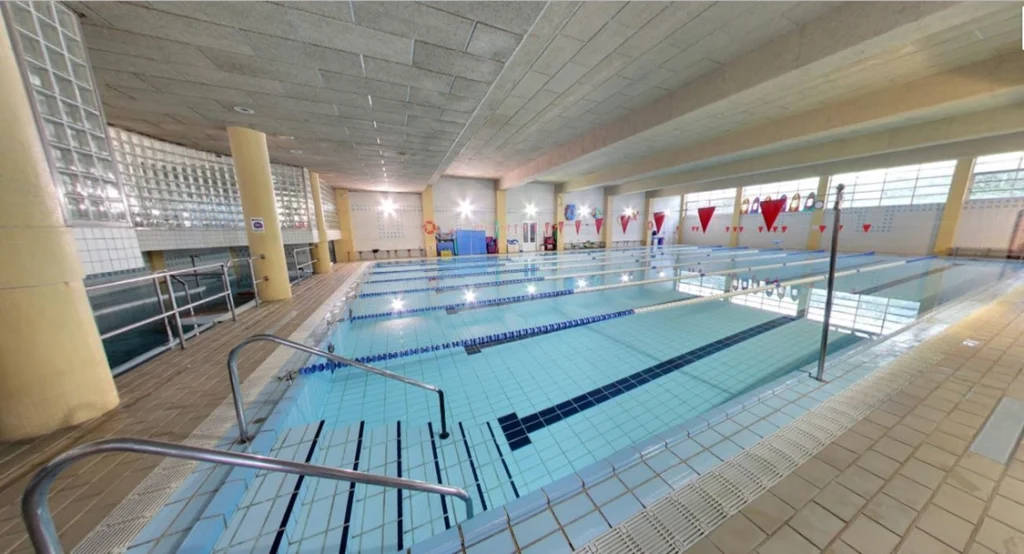 Piscina Climatizada del colegio Marista ALICANTE